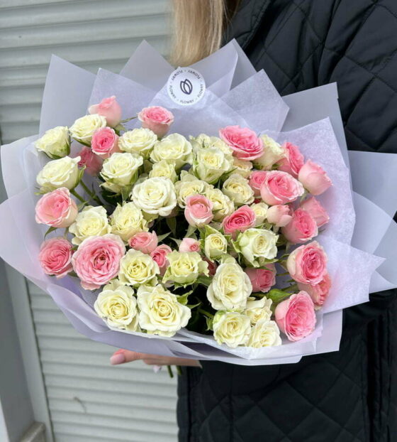 букет из кустовых роз